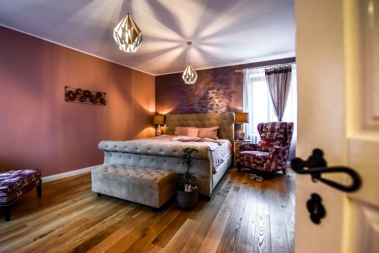 Stayplay Center Theater Braşov Extérieur photo
