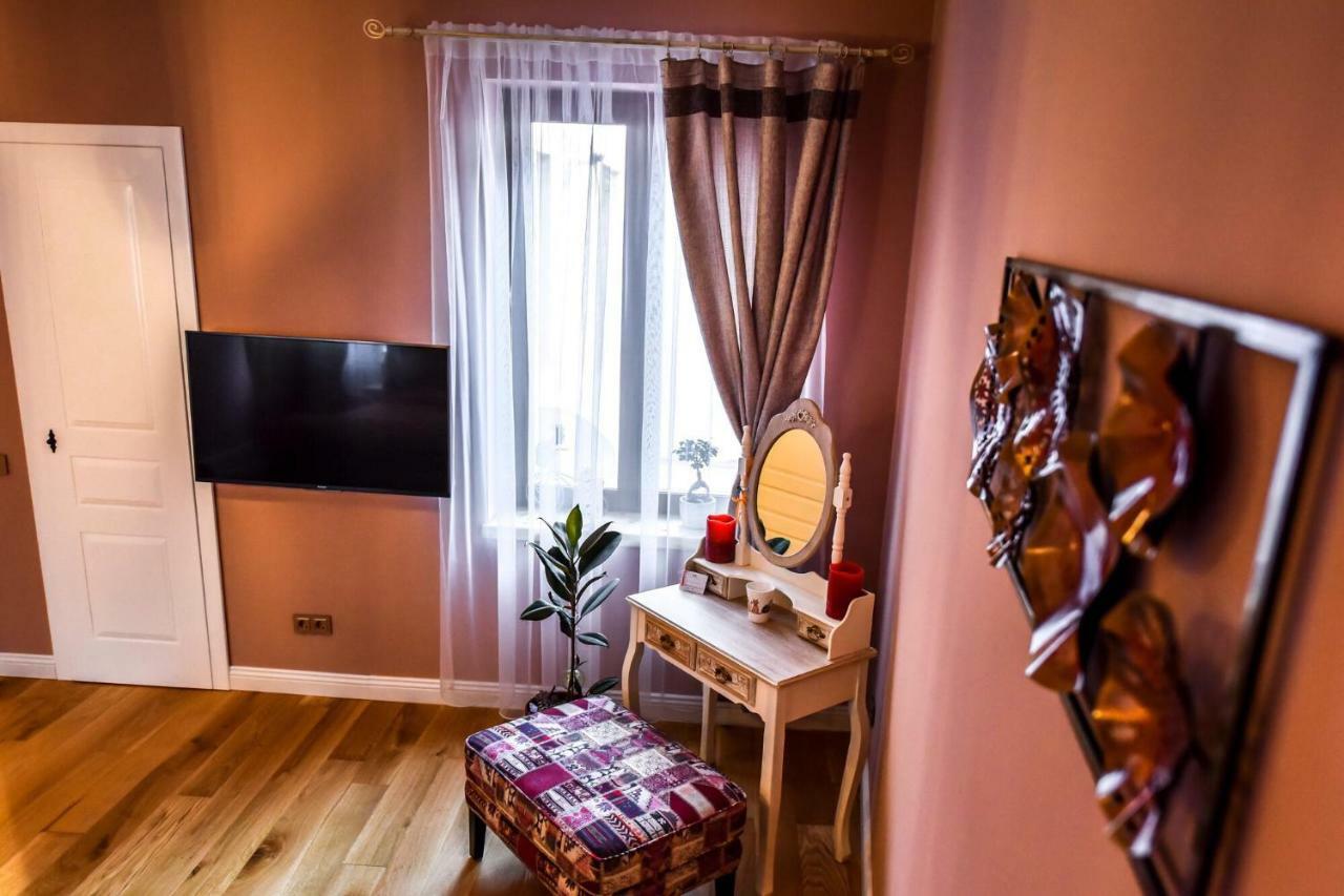 Stayplay Center Theater Braşov Extérieur photo