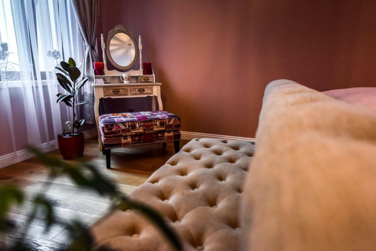 Stayplay Center Theater Braşov Extérieur photo